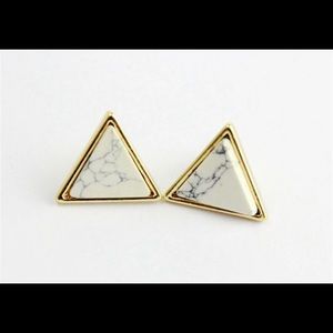 Marbled White Stone Resin Stud Earrings(NWT)